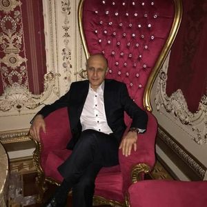 Meet your Posher, Ray